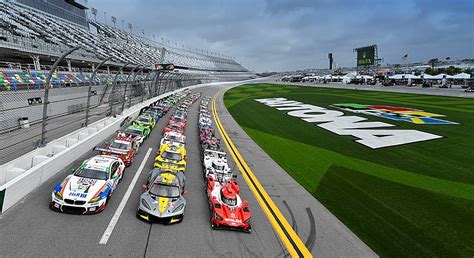 rolex 24 spectators